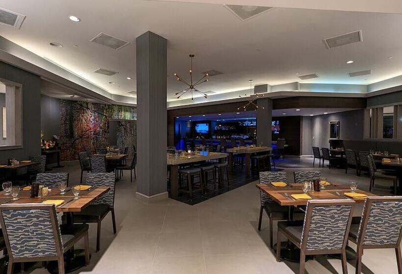 فندق Crowne Plaza Edison, An Ihg