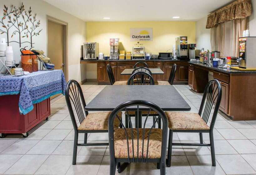 בית מלון כפרי Days Inn By Wyndham Mckinney