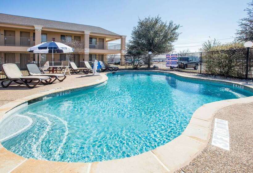 בית מלון כפרי Days Inn By Wyndham Mckinney