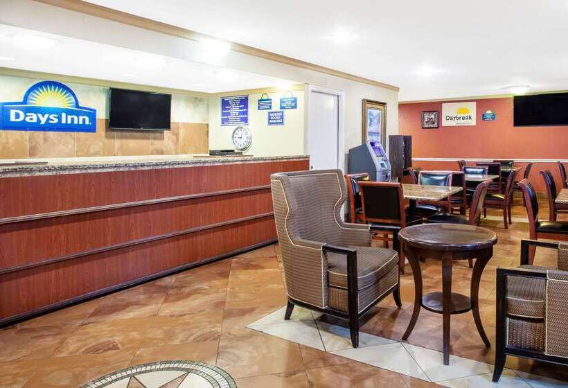 Отель Days Inn By Wyndham Orlando Downtown