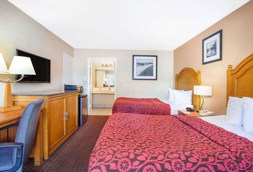 Отель Days Inn By Wyndham Orlando Downtown