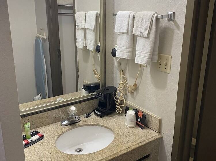 فندق Days Inn By Wyndham Perryville