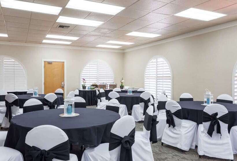 Days Inn By Wyndham San Diego Hotel Circle