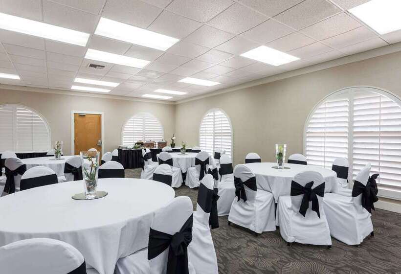 Days Inn By Wyndham San Diego Hotel Circle