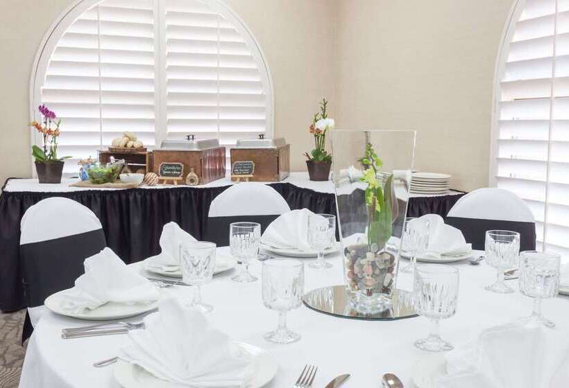 Days Inn By Wyndham San Diego Hotel Circle