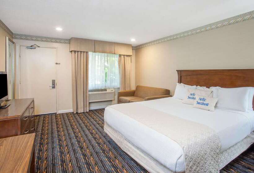 Days Inn By Wyndham San Diego Hotel Circle