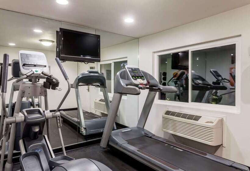 Days Inn By Wyndham San Diego Hotel Circle