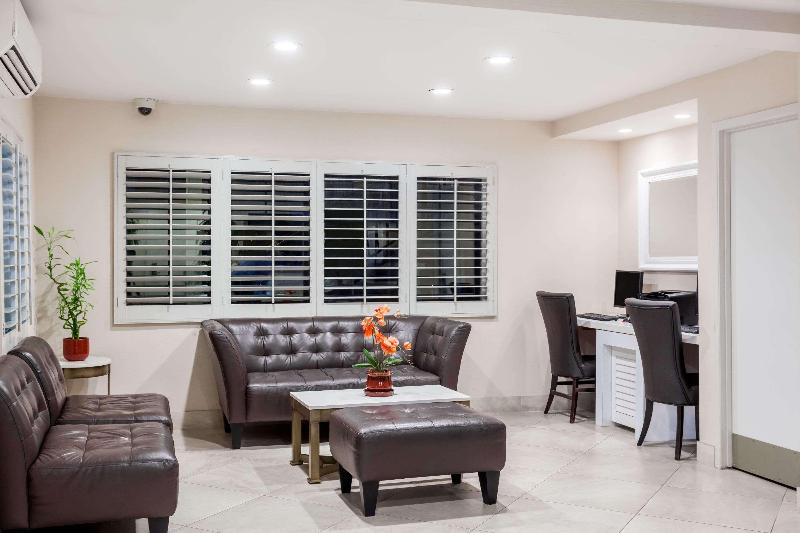 Days Inn By Wyndham San Diego Hotel Circle