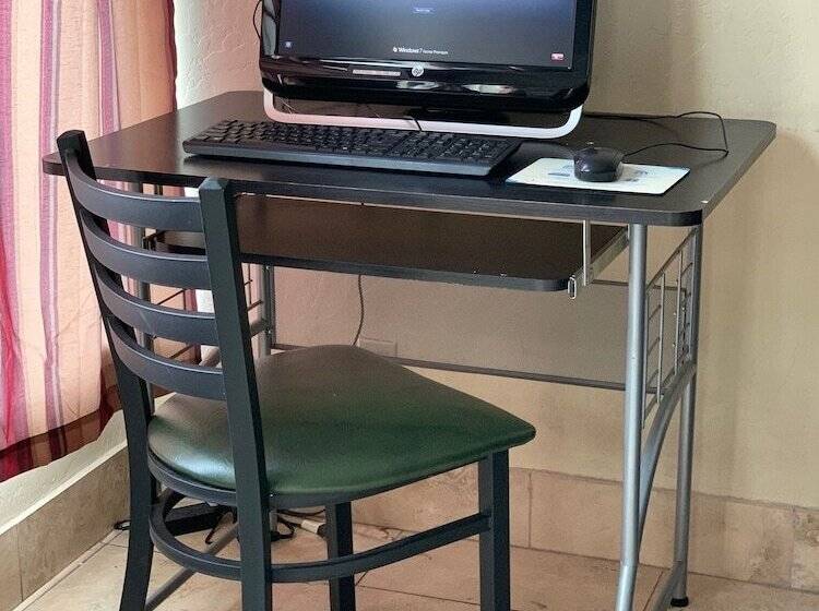 בית מלון כפרי Days Inn By Wyndham St. George