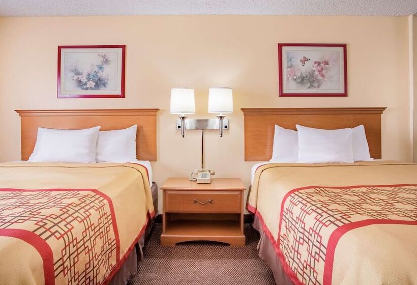 בית מלון כפרי Days Inn By Wyndham St. George