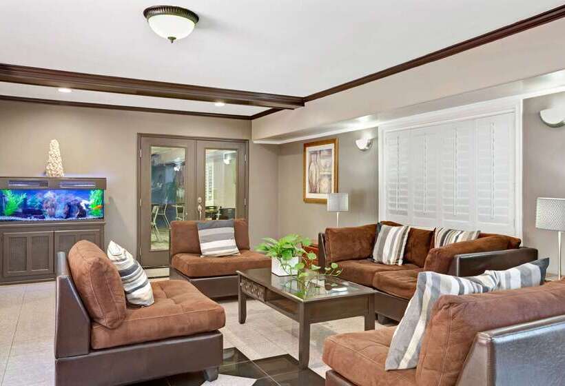 בית מלון כפרי Days Inn By Wyndham West Covina