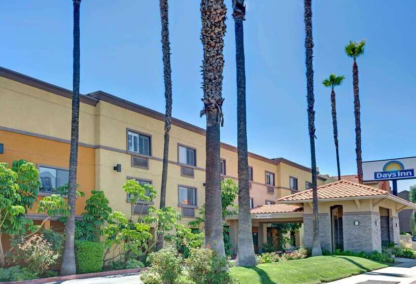 酒店 Days Inn By Wyndham West Covina