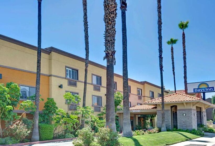 酒店 Days Inn By Wyndham West Covina