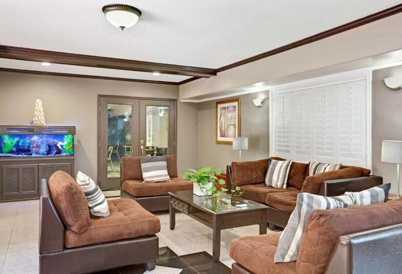 酒店 Days Inn By Wyndham West Covina