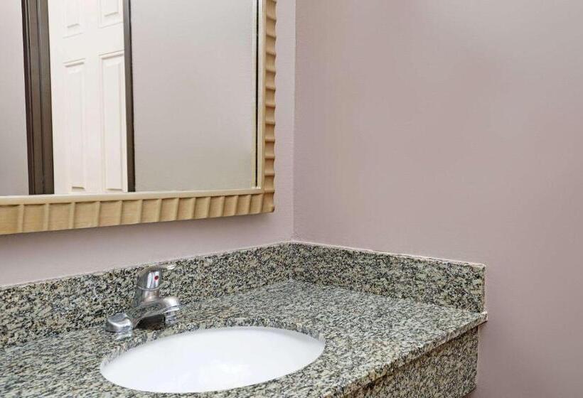 酒店 Days Inn By Wyndham West Covina