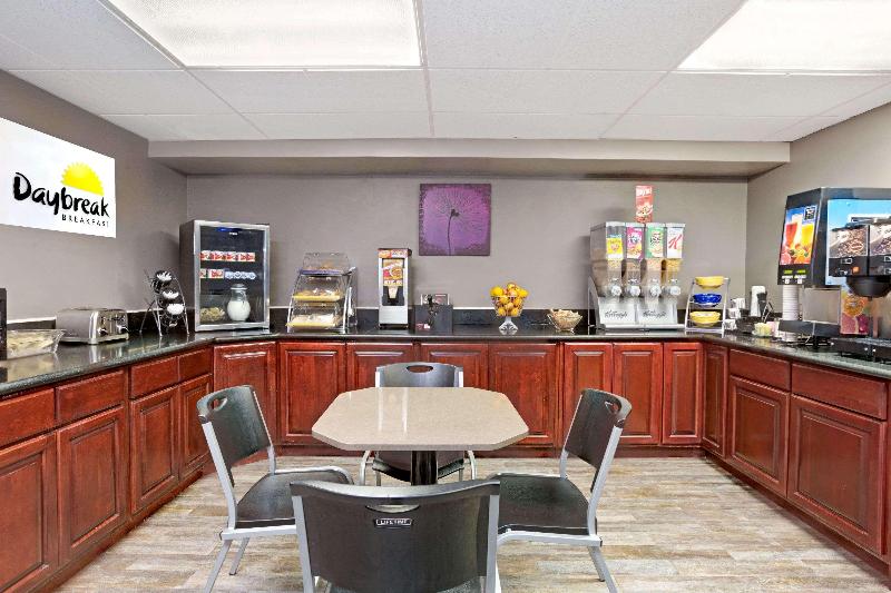 酒店 Days Inn By Wyndham West Covina