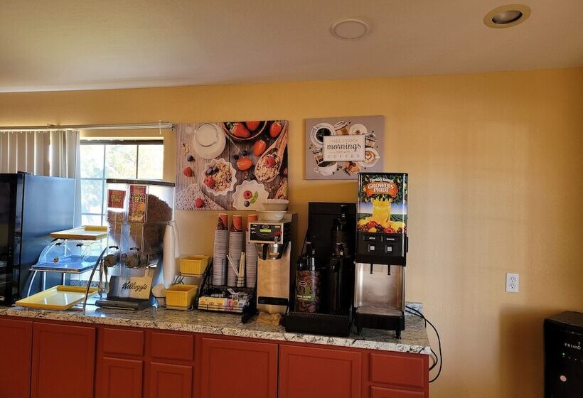 בית מלון כפרי Days Inn By Wyndham Willcox