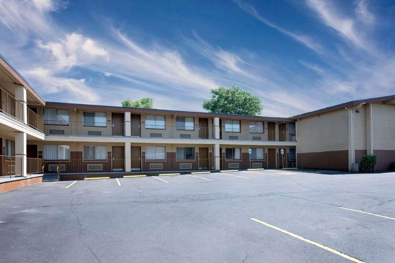 Отель Days Inn Spokane