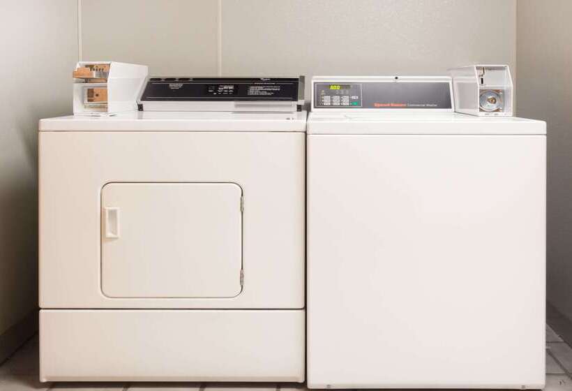 酒店 Days Inn & Suites By Wyndham Bloomington/normal Il