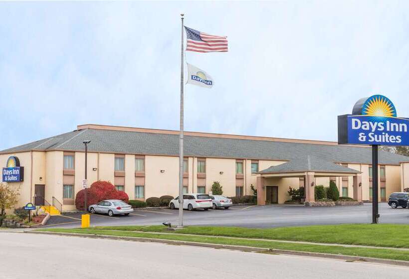 בית מלון כפרי Days Inn & Suites By Wyndham Bloomington/normal Il