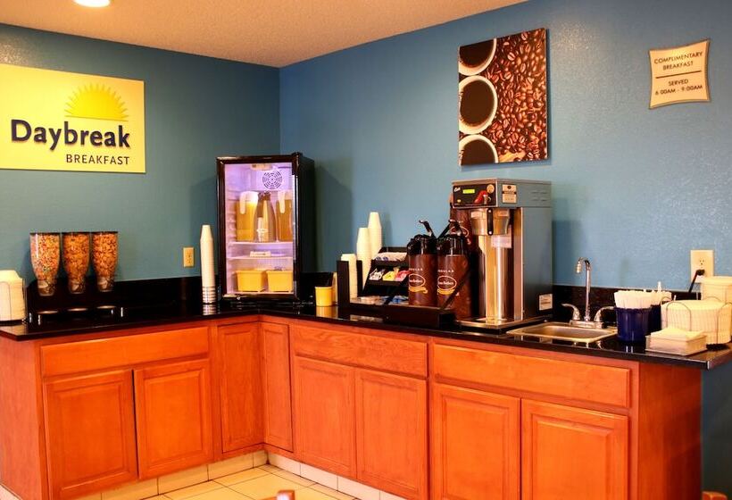 酒店 Days Inn & Suites By Wyndham Bloomington/normal Il