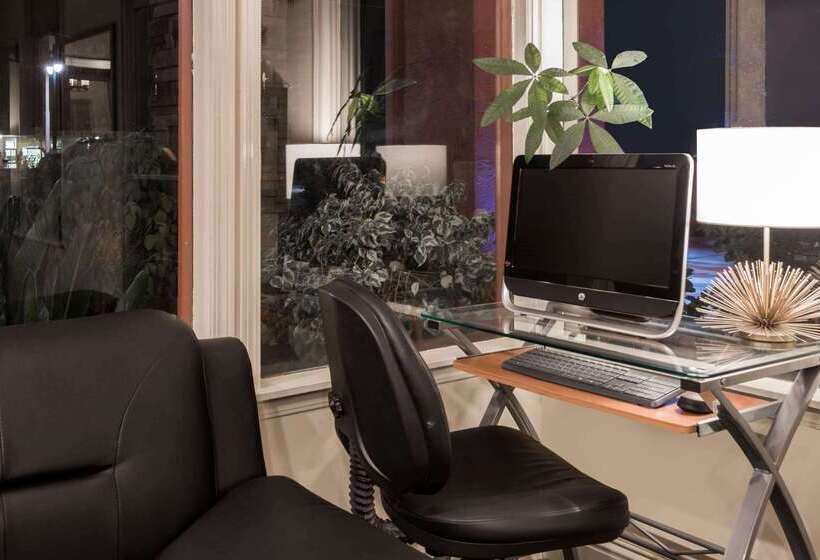 فندق Days Inn & Suites By Wyndham Lodi