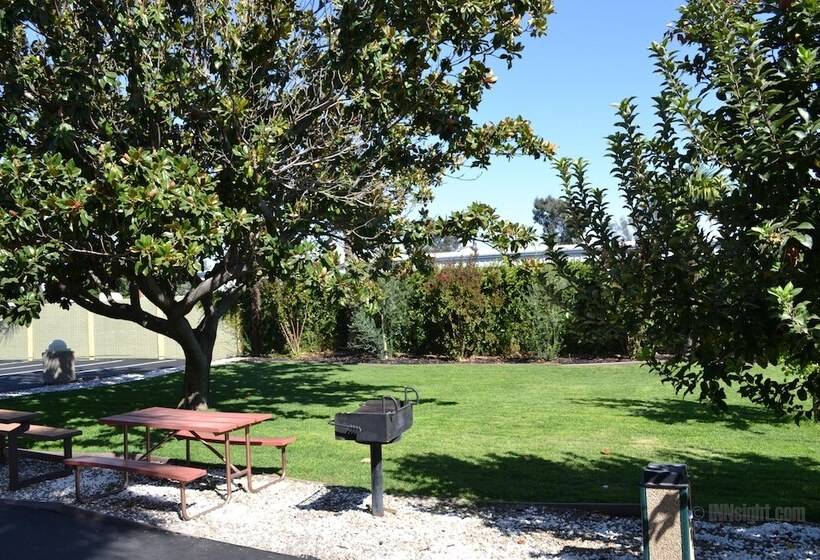 فندق Days Inn & Suites By Wyndham Lodi