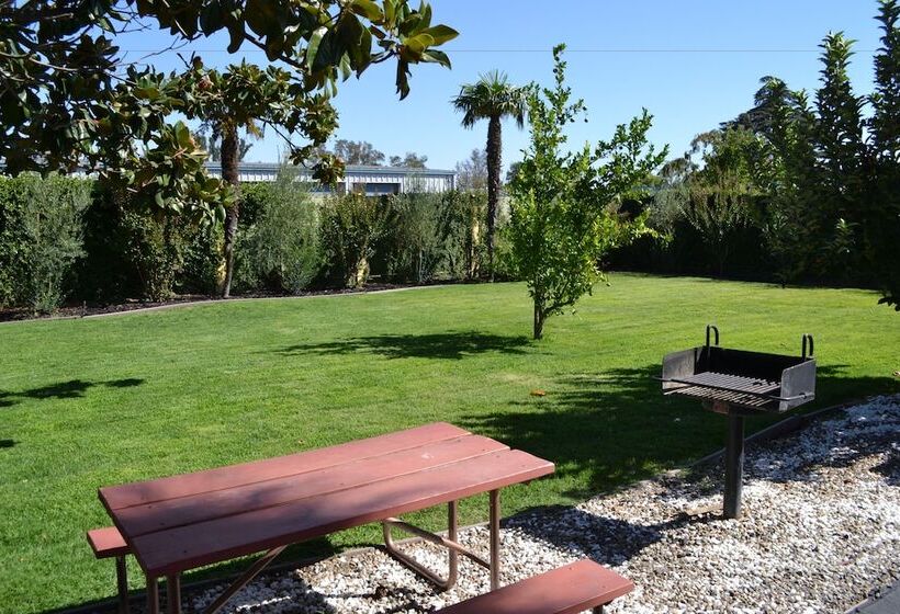 فندق Days Inn & Suites By Wyndham Lodi