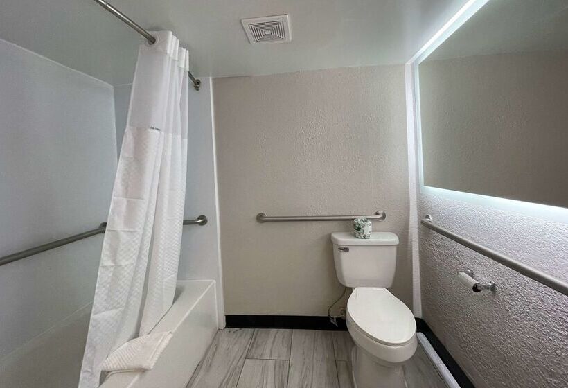 호텔 Days Inn And Suites By Wyndham Port Huron