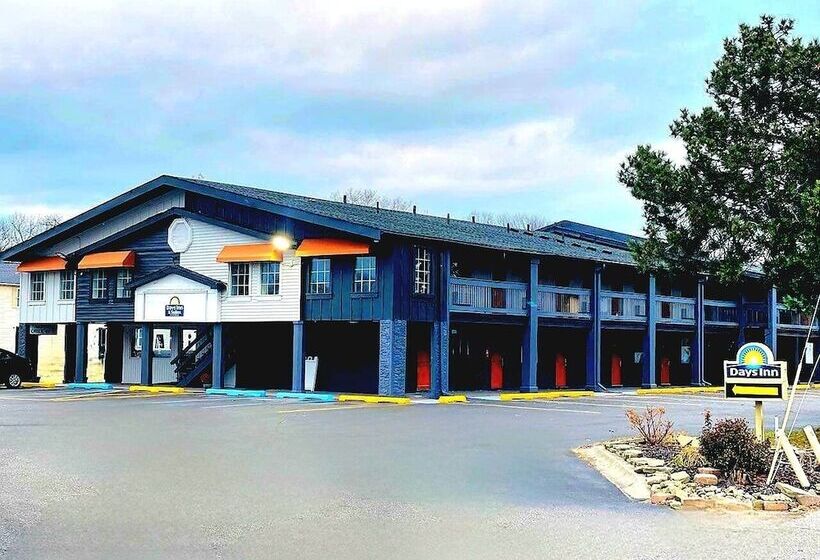 호텔 Days Inn And Suites By Wyndham Port Huron