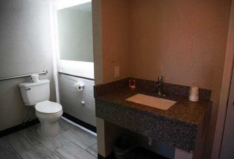 호텔 Days Inn And Suites By Wyndham Port Huron