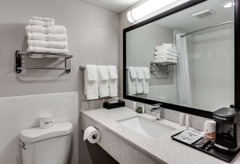 فندق Days Inn & Suites By Wyndham Spokane