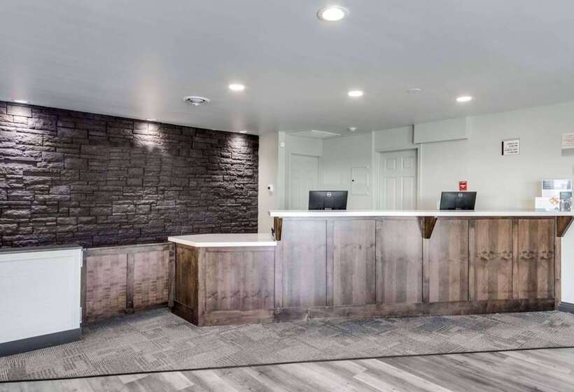 فندق Days Inn & Suites By Wyndham Spokane