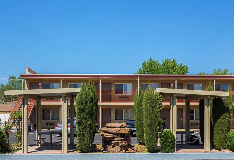 בית מלון כפרי Econo Lodge Hurricane Zion Park Area