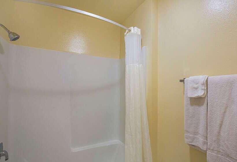 בית מלון כפרי Econo Lodge Hurricane Zion Park Area