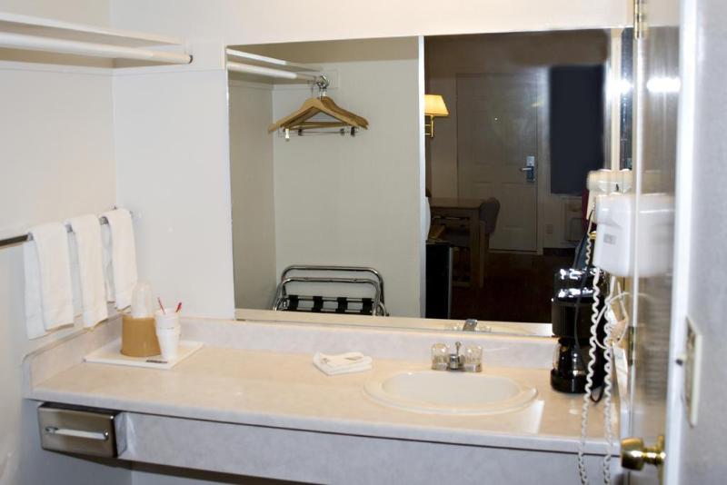 בית מלון כפרי Econo Lodge Hurricane Zion Park Area