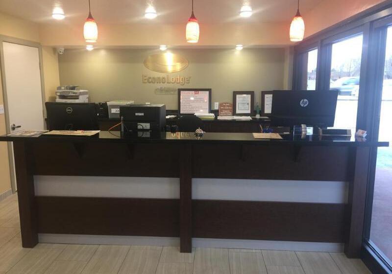 בית מלון כפרי Econo Lodge Hurricane Zion Park Area