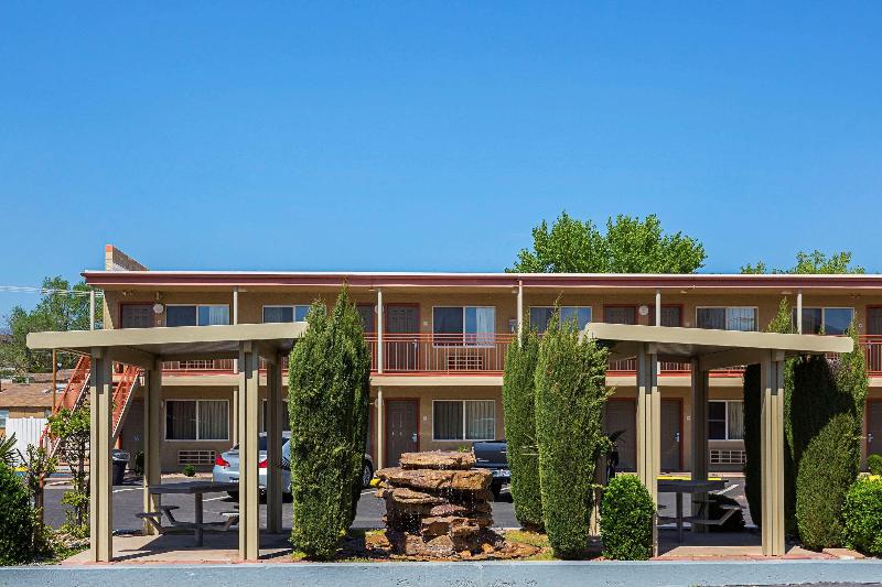 בית מלון כפרי Econo Lodge Hurricane Zion Park Area