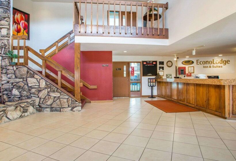 فندق Econo Lodge Inn & Suites