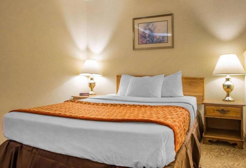 فندق Econo Lodge Inn & Suites