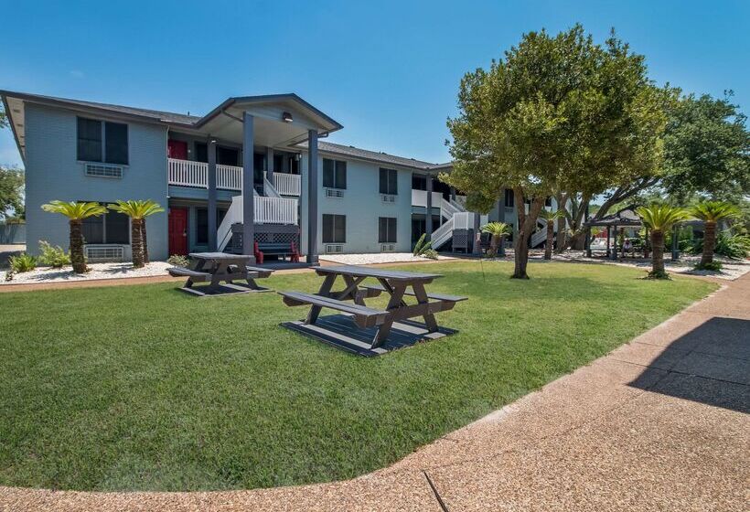 هتل Econo Lodge Inn & Suites Fulton  Rockport