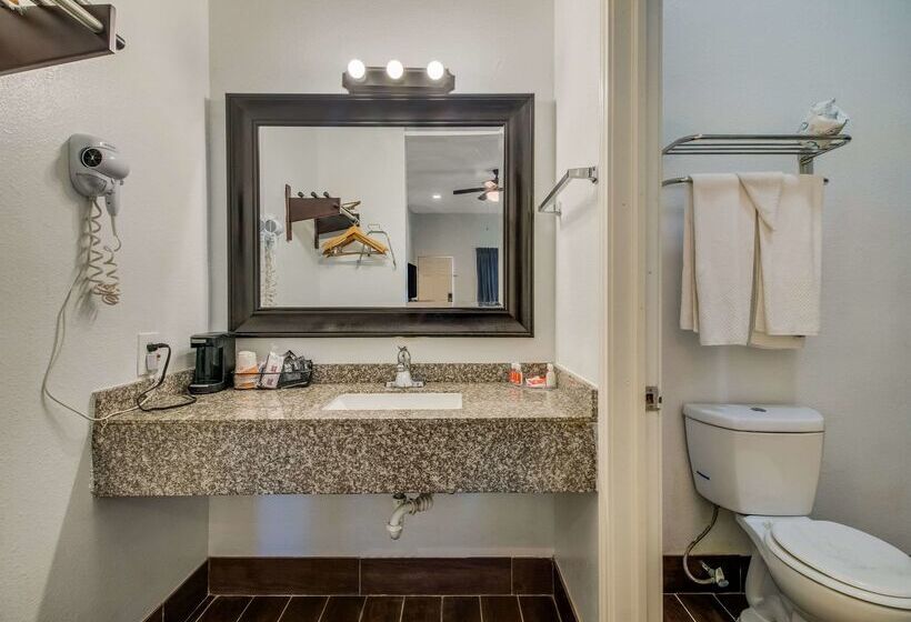 هتل Econo Lodge Inn & Suites Fulton  Rockport