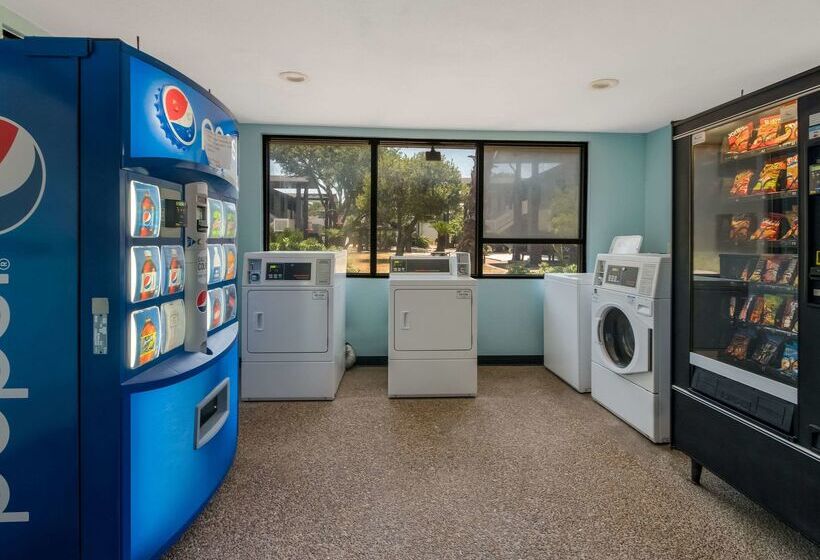 ホテル Econo Lodge Inn & Suites Fulton  Rockport