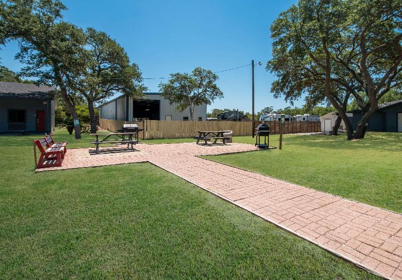 ホテル Econo Lodge Inn & Suites Fulton  Rockport