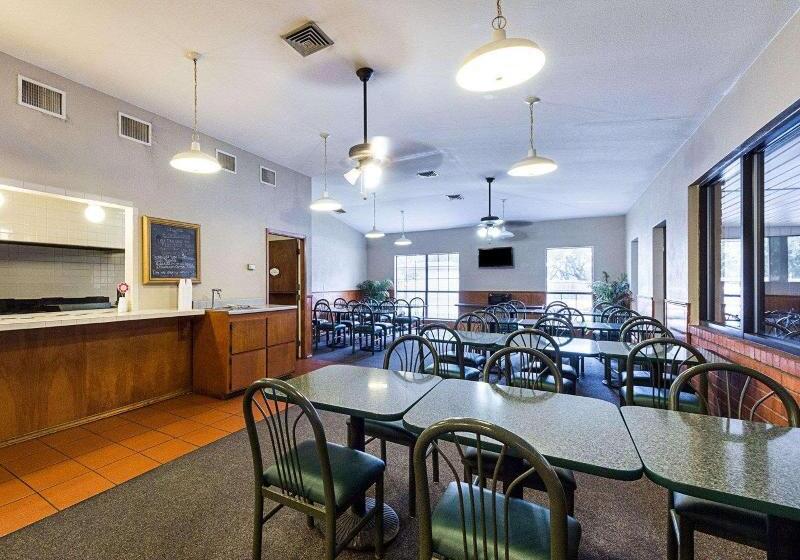 ホテル Econo Lodge Inn & Suites Fulton  Rockport