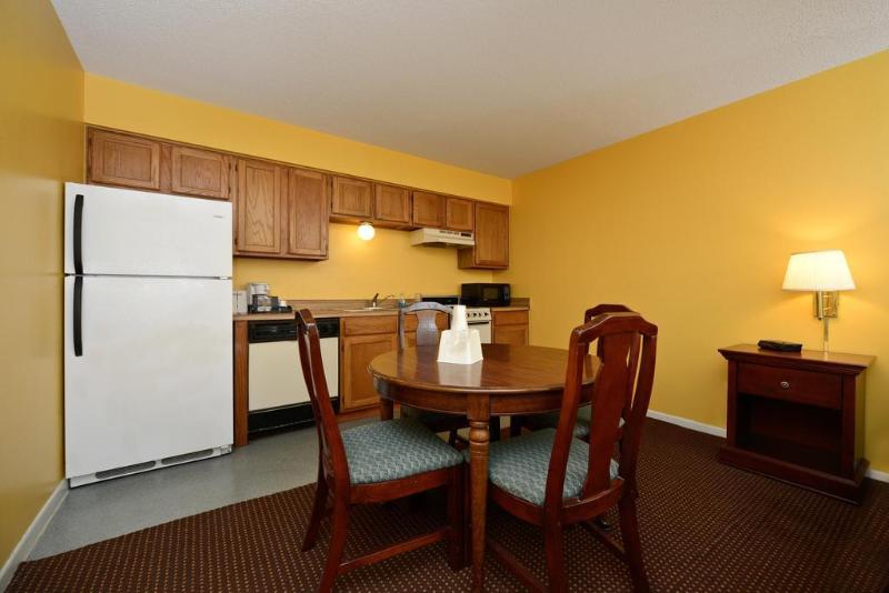 هتل Econo Lodge Inn & Suites Fulton  Rockport