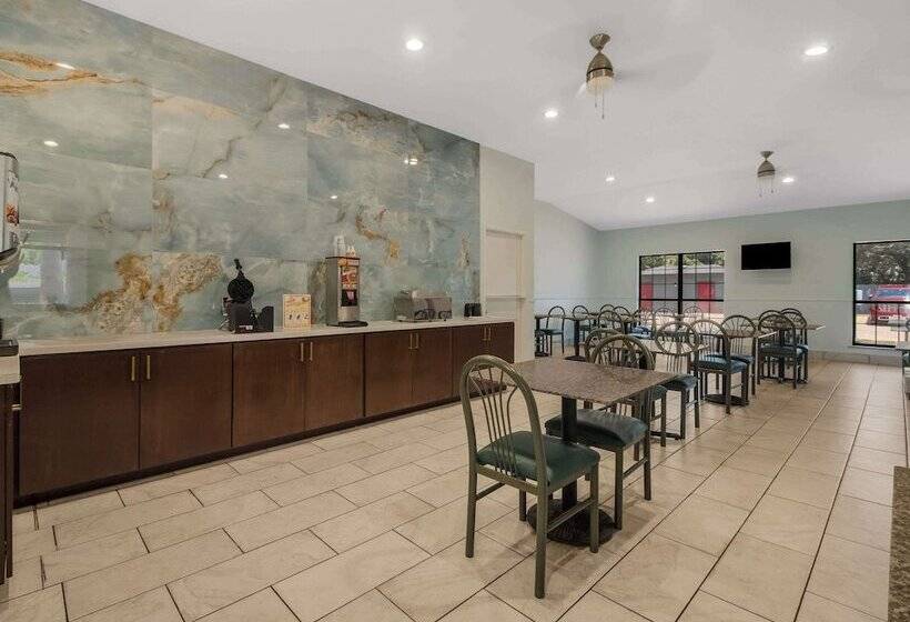 ホテル Econo Lodge Inn & Suites Fulton  Rockport