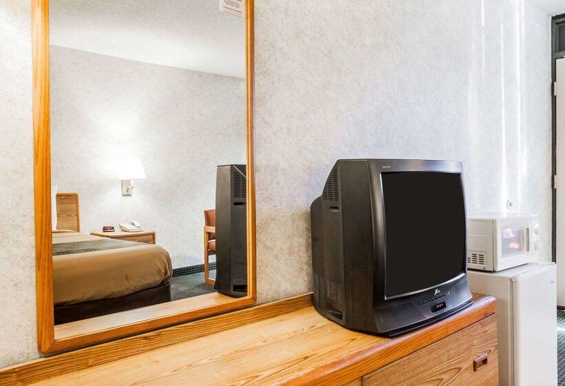 فندق Econo Lodge Jefferson City