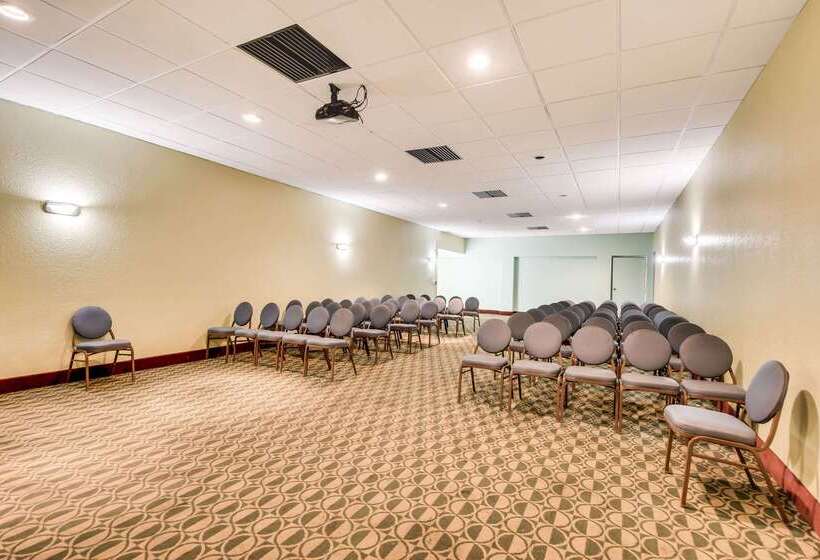 فندق Econo Lodge Busch Gardens