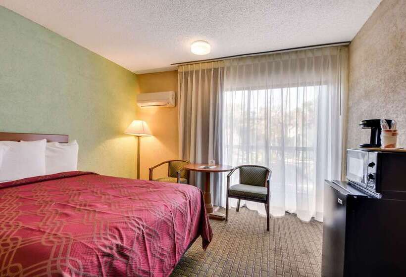 فندق Econo Lodge Busch Gardens